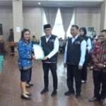 Serahkan SK 258 PPPK Nakes 2022, Bupati Delis: Jadikanlah Pengabdian sebagai Ladang Amal Buat Masyarakat