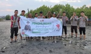 Menjaga Ekosistem Alam dan Laut, Polres Luwu Tanam Pohon