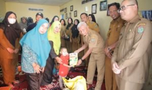 Bupati Asahan Serahkan Bantuan Makanan Tambahan Untuk Anak Stunting