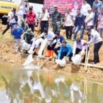 Tingkatkan Ketahanan Pangan, Pj Gubernur Lepas 50.000 Benih Nila di Embung Mare