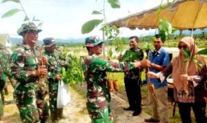 Peringati Hari Juang TNI AD, TNI-Polri Tanam Pohon di Bantaran Sungai Masamba