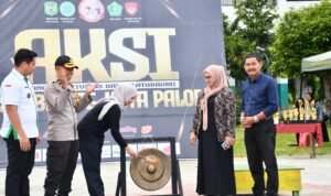 Pemukulan Gong Kadis Pendidikan Palopo Tanda AKSi Paskibra Dibuka