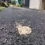 Pengaspalan di Perumahan Jati Mas Tobulung Diduga Asal Jadi