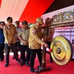 Pemukulan Gong Pj Wali Kota Palopo Tanda Pencanangan Kampung Siaga Bencana di Telluwanua