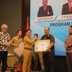 Wabup Asahan Terima Penghargaan Pelaksanaan DAK Terbaik I Sub Bidang Penyerapan Anggaran Tertinggi Tahun 2023