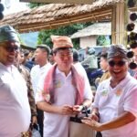 Staf Ahli Bidang Ekonomi Pembangunan dan Keuangan Pemprov Sulsel Buka Palopo Fruits Fiest 2024 di Kambo