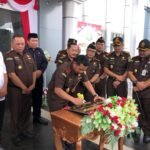 Penandatanganan Prasasti, Kajati Sulteng Resmikan Kantor Kejari Morowali