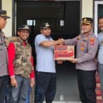 Kapolres Morowali Beri Bantuan ke Warga Terdampak Banjir di Lahuafu Bungku Tengah