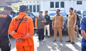 Pj Wali Kota Palopo Lepas Tim Relawan untuk Bantu Korban Banjir Bandang dan Longsor Luwu