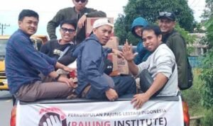 Pajung Institute Salurkan Bantuan ke Korban Banjir di Baebunta, Harap Dapat Perhatian Serius Pemerintah
