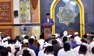 Pj Wali Kota Asrul Sani Salat Idul Adha di Masjid Agung Luwu Palopo