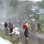 Ricuh di KPU Palopo Sulsel, Massa Bentrok dengan Polisi