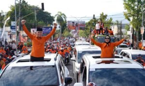 Diantar Ribuan Pendukung, FKJ-Nur Mendaftar ke KPU Palopo