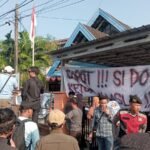 Bawaslu Palopo Didemo Usai Terbitkan Rekomendasi Diskualifikasi Trisal-Akhmad