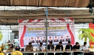 Dikunjungi Anggota DPRD Palopo, Lurah PonjalaE Keluhkan Penerangan Jalan dan Sampah