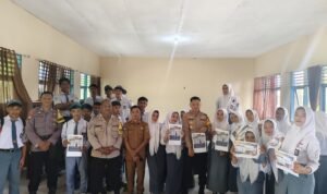 Iptu Sappewali Sosialisasi Penerimaan Bintara Polri Kompetensi Khusus di SMKN 2 Bungku Barat