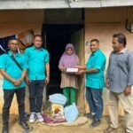 Jumat Berkah, PT Mandala Financial Idi Rayeuk Bagikan Paket Sembako