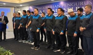 IKA UM Sulselbar Kukuhkan Kepengurusan Baru, Prof Anshari Nahkodai Organisasi