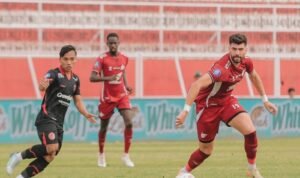 10 Pemain PSM Makassar Tahan Imbang Arema FC 1-1, Balotelli Kartu Merah