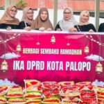 IKA DPRD Palopo Bagikan 40 Paket Sembako untuk Warga di Bulan Ramadan