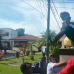 Demo depan Polres Palopo, Polisi Dorong Orator hingga Jatuh