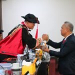 Sorot Ketimpangan Guru Non-ASN, Mantan Bupati Lutim Budiman Raih Gelar Doktor Ilmu Hukum Dengan Predikat Cumlaude