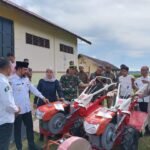 Bupati Aceh Timur Serahkan Bantuan Alsintan untuk Dukung Program Ketahanan Pangan Nasional