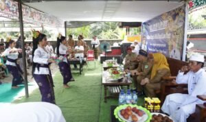 Panen Melimpah, Bupati Apresiasi Tradisi Ngaturan Sarin Tahun di Desa Benteng