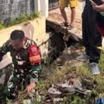 Cegah Banjir, Babinsa Tompotikka Bersama Warga Bersihkan Saluran Air di Wara Palopo