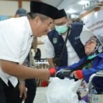 Bupati Asahan Jemput 2 Jemaah Haji yang Sakit di Embarkasi Medan