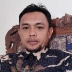 Mawardi Hermawan: Dari Seragam Cokelat ke Balai Desa Lamasi Pantai