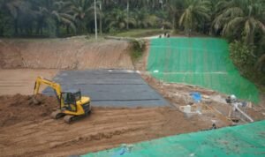 Bupati Asahan Tinjau Perbaikan Jalan Longsor di Kecamatan Bandar Pasir