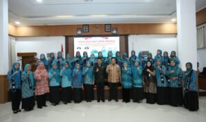 TP PKK dan Disdukcapil Luwu Gelar Sosialisasi KISAK, Kukuhkan Duta Administrasi Kependudukan