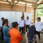 Wabup Luwu Tinjau Warga Terdampak Angin Kencang di Lamasi, Pastikan Bantuan dan Pembangunan Rumah Layak Huni